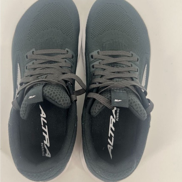 Altra Escalante 3 Men’s size 10.5. - Picture 3 of 8